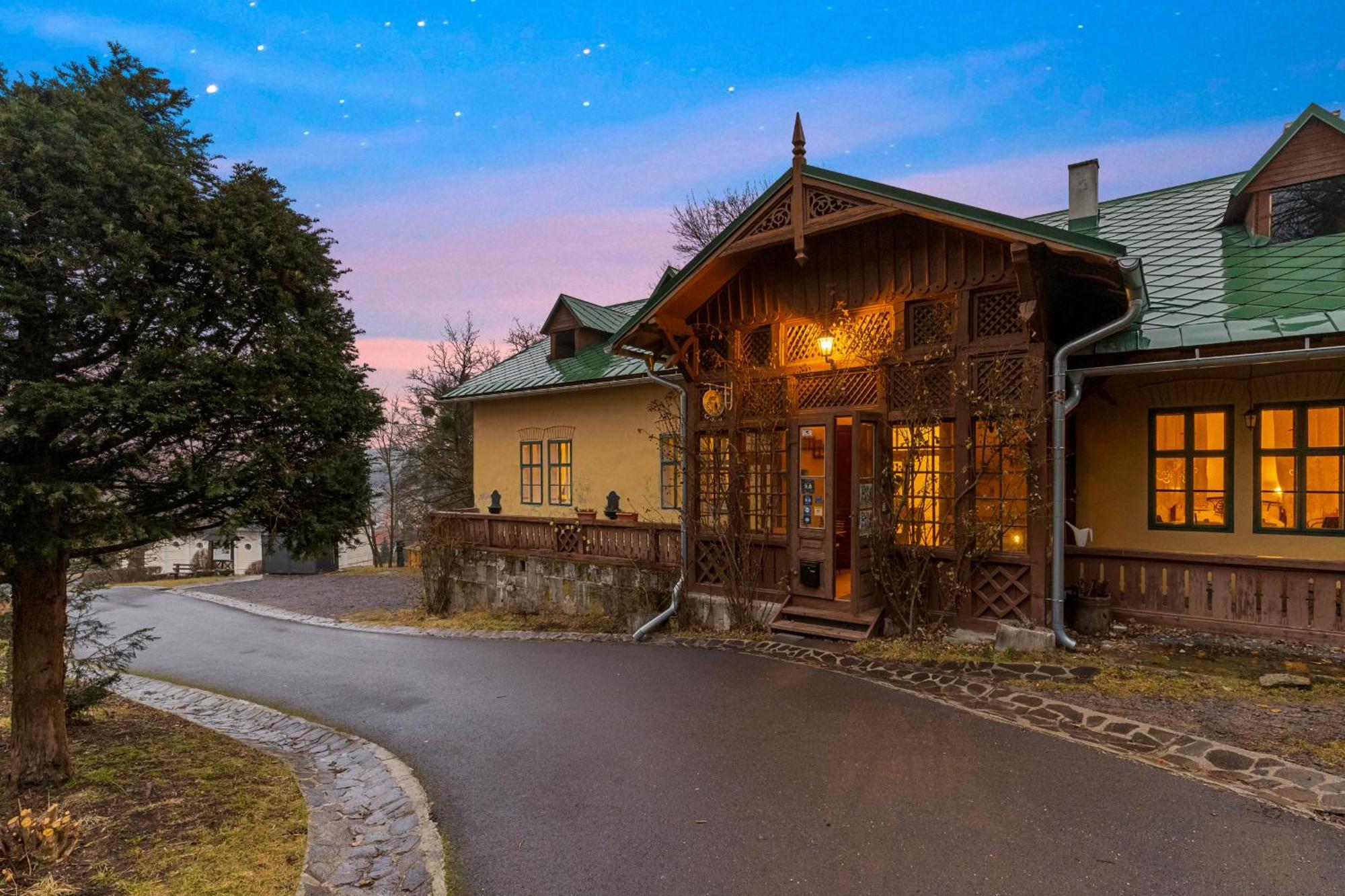Sovi Dom- Historicke Apartmany Z 19 Storocia, 4Km Od Banskej Stiavnice Svätý Anton Buitenkant foto