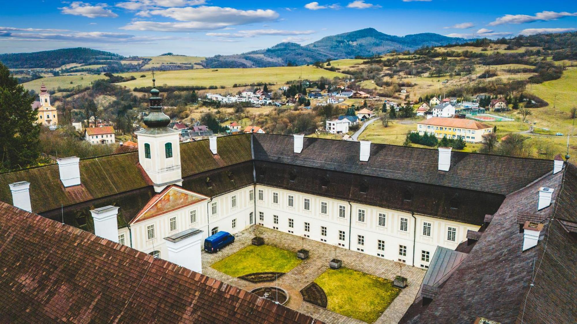 Sovi Dom- Historicke Apartmany Z 19 Storocia, 4Km Od Banskej Stiavnice Svätý Anton Buitenkant foto