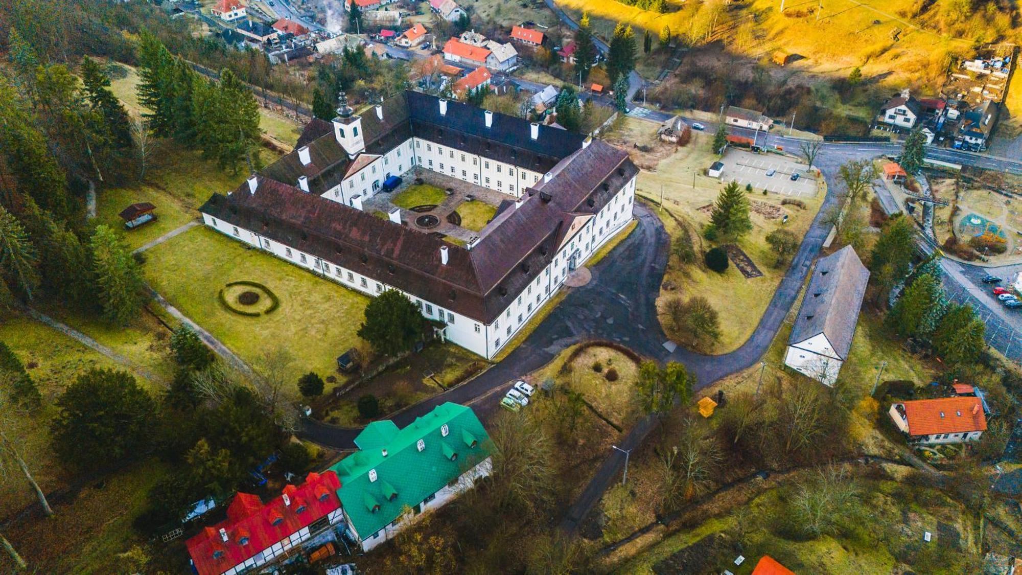 Sovi Dom- Historicke Apartmany Z 19 Storocia, 4Km Od Banskej Stiavnice Svätý Anton Buitenkant foto