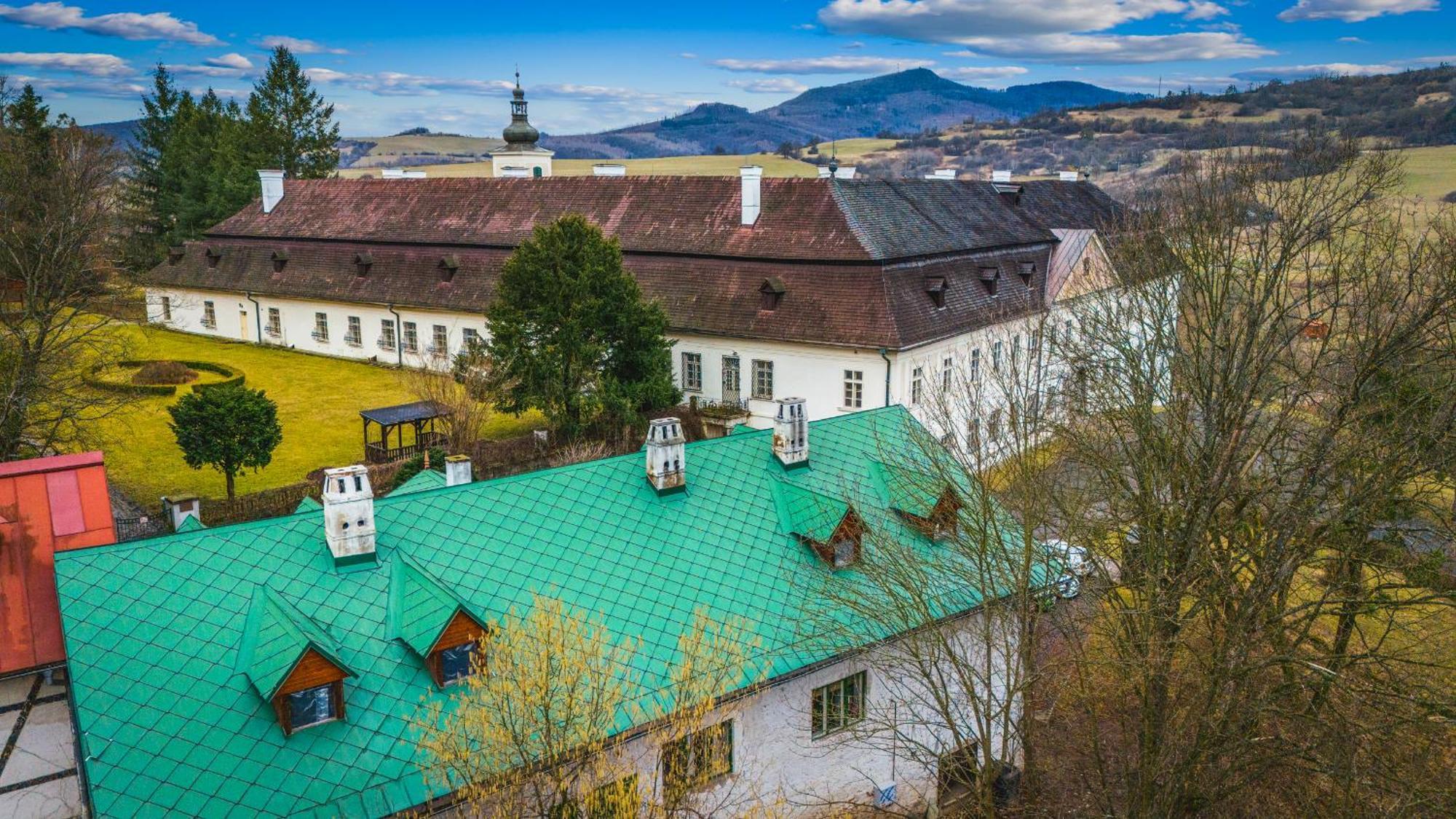 Sovi Dom- Historicke Apartmany Z 19 Storocia, 4Km Od Banskej Stiavnice Svätý Anton Buitenkant foto